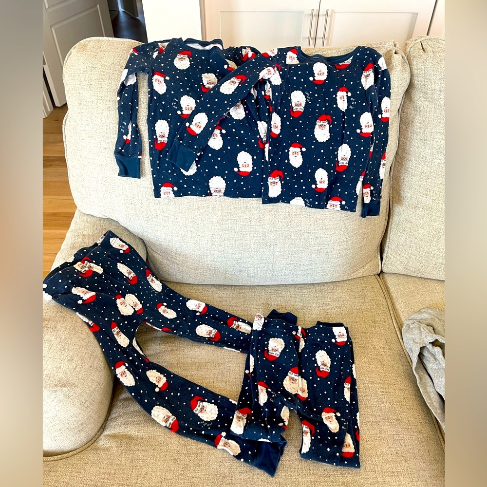 COPY - Twin Boys Santa Pajamas!! 🍪 🎄 1 set!